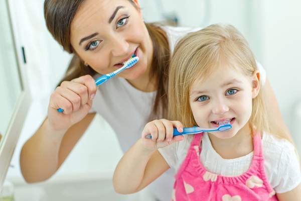 Ежедневная чистка зубов предотвращает развитие менингита