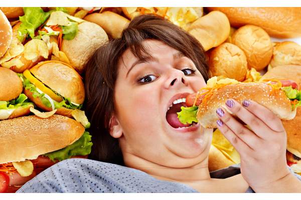 Почему люди чрезмерно едят?
